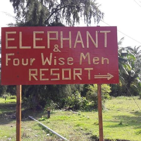 Elephant And Four Wise Men Resort Ram Nagar 外观 照片